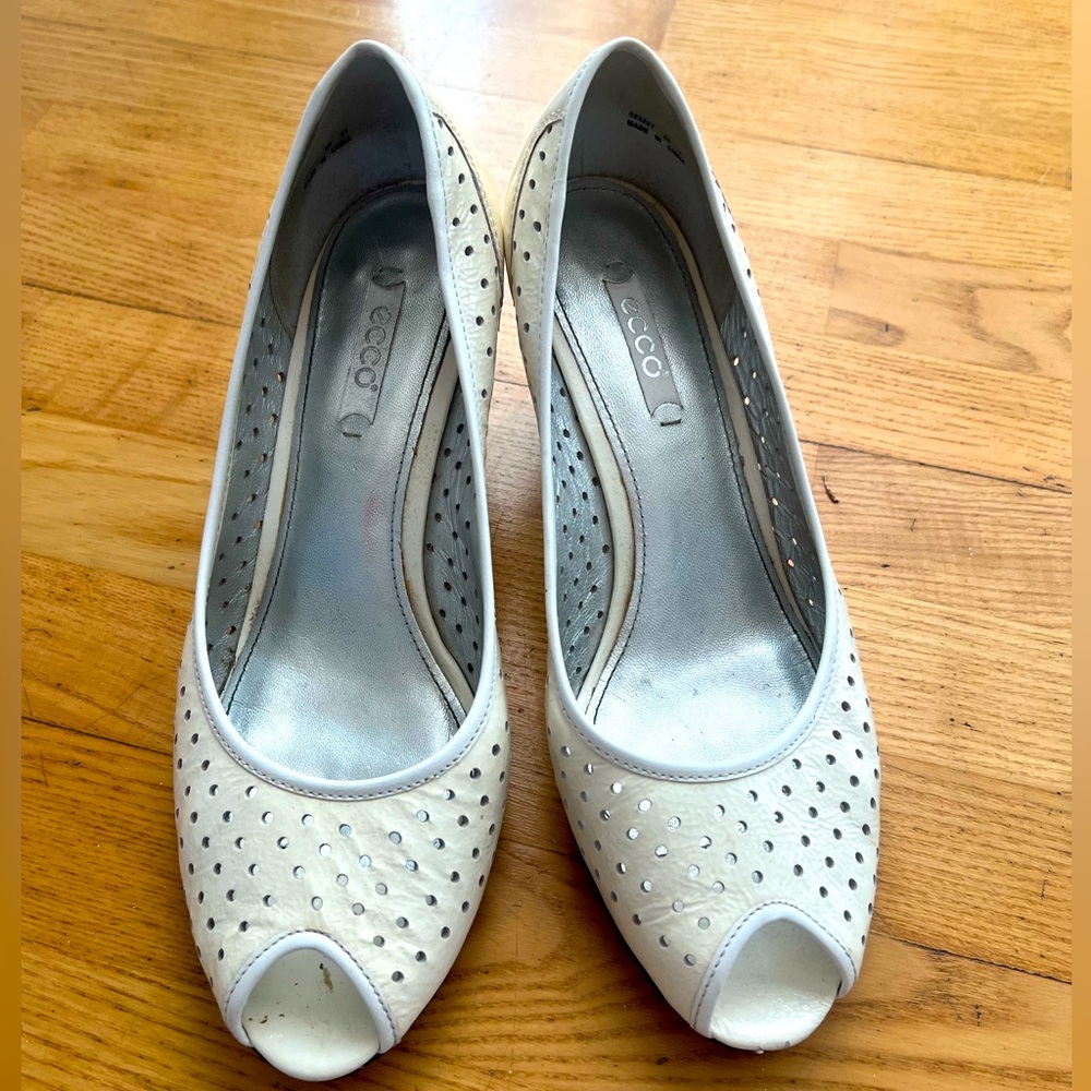 Ecco perforated patent leather heels